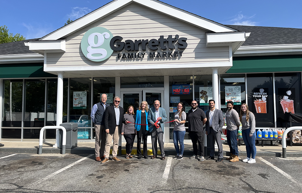 Summit Realty brokers Garrett’s Family Market 10th­ location